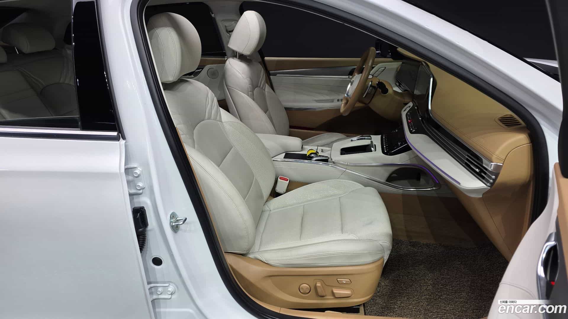 Grandeur Hyundai 2021.0-INNER-010