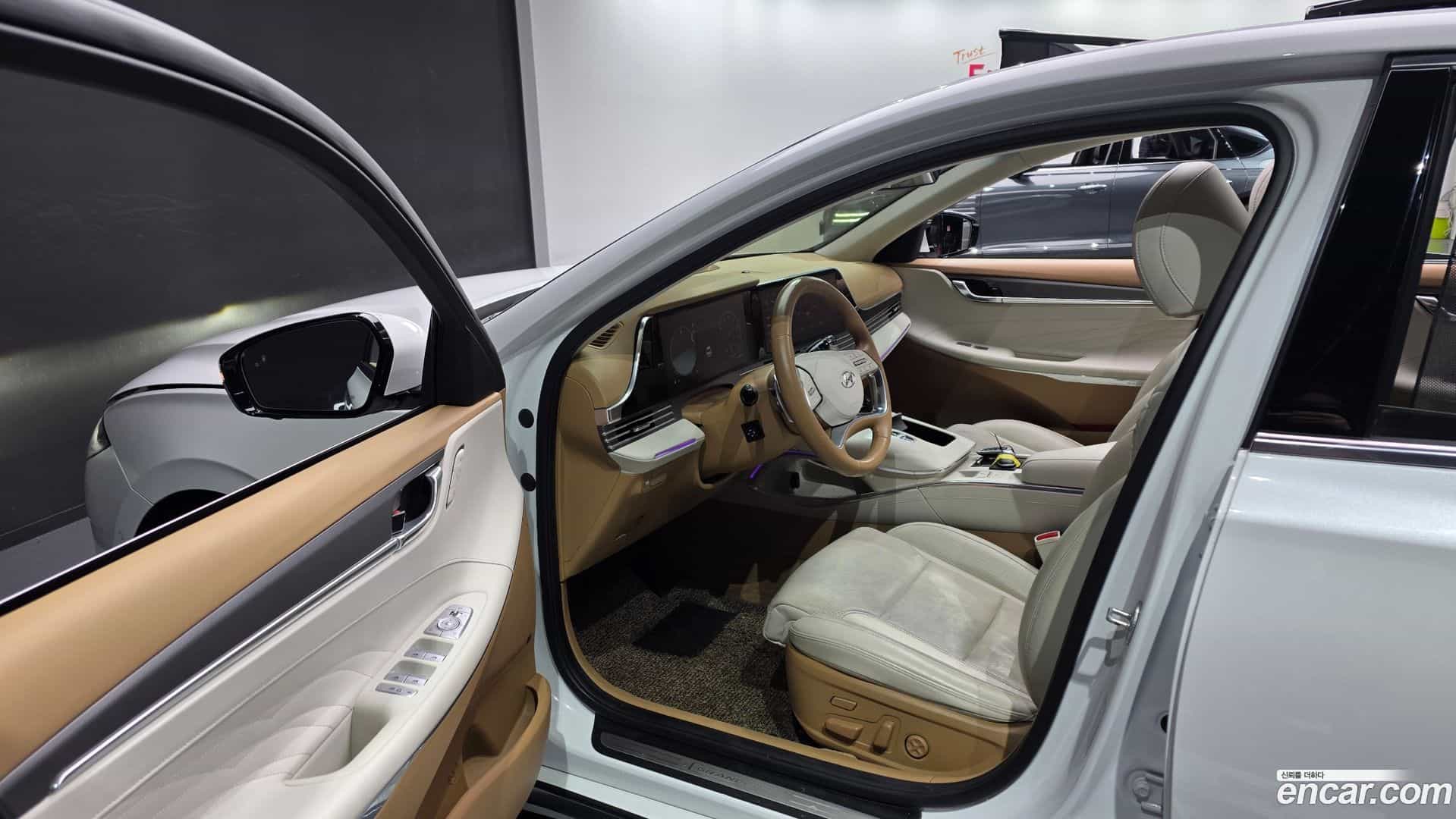 Grandeur Hyundai 2021.0-OPTION-015