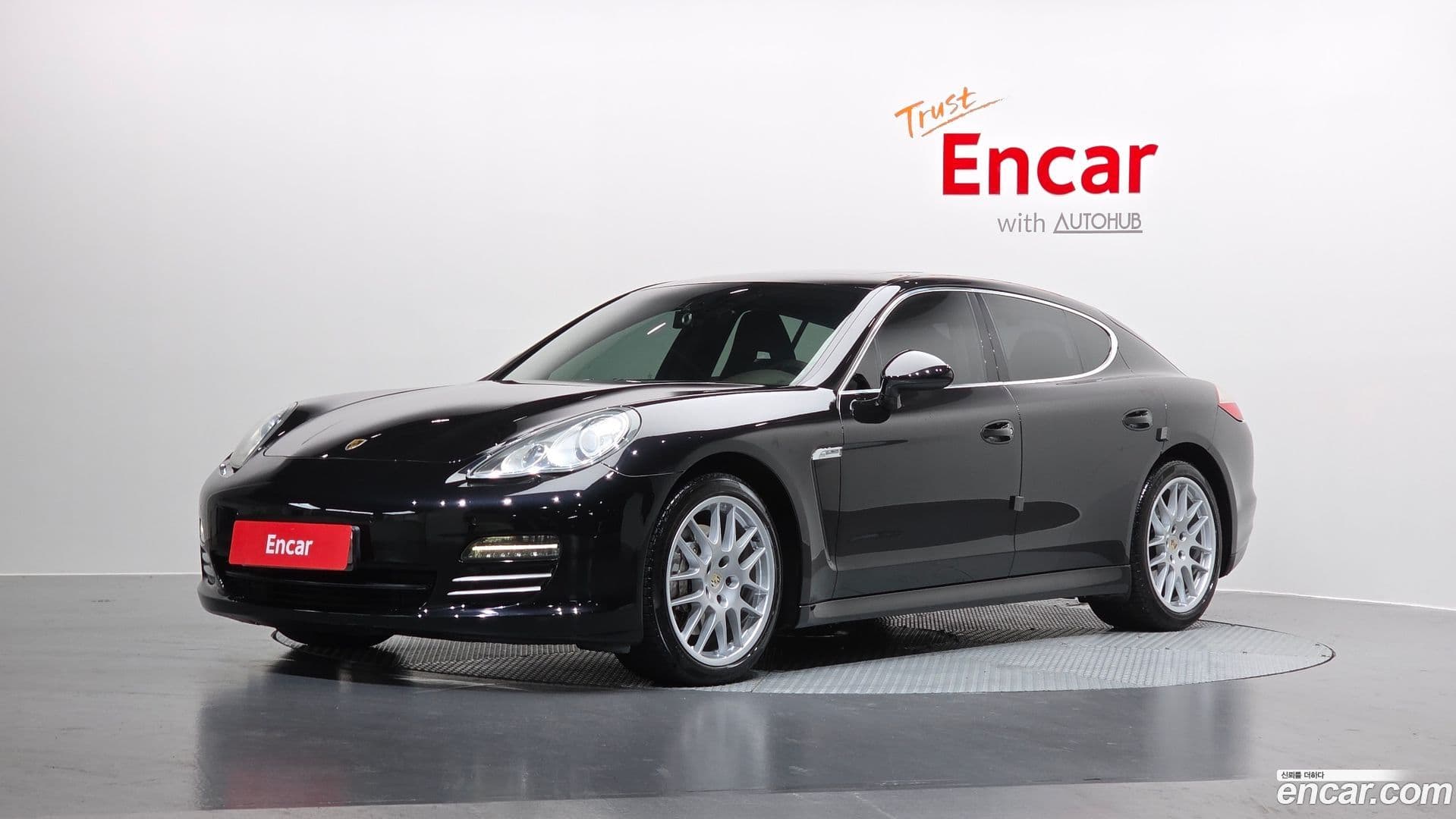 Main__Slider__Photo:Panamera Porsche 2010.2-0