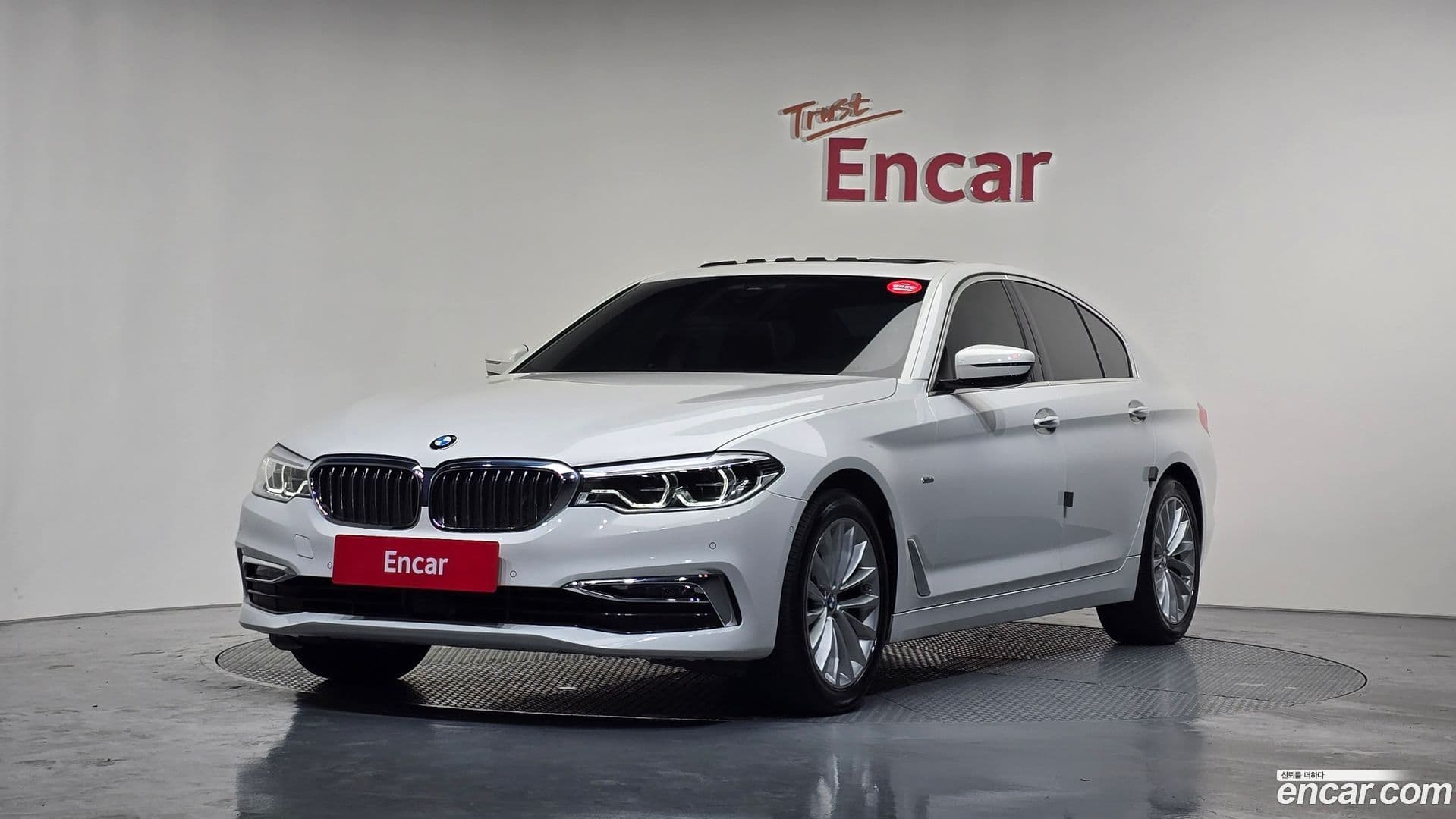 Main__Slider__Photo:5-Series BMW 2018.6-0