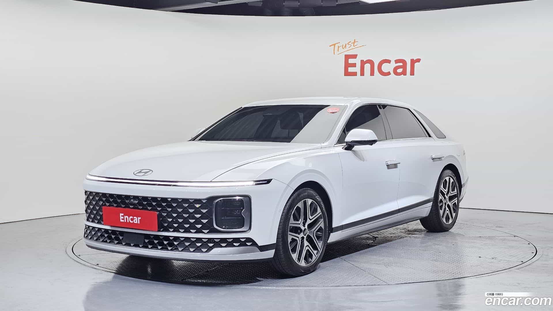Grandeur Hyundai 2023.2-OUTER-001