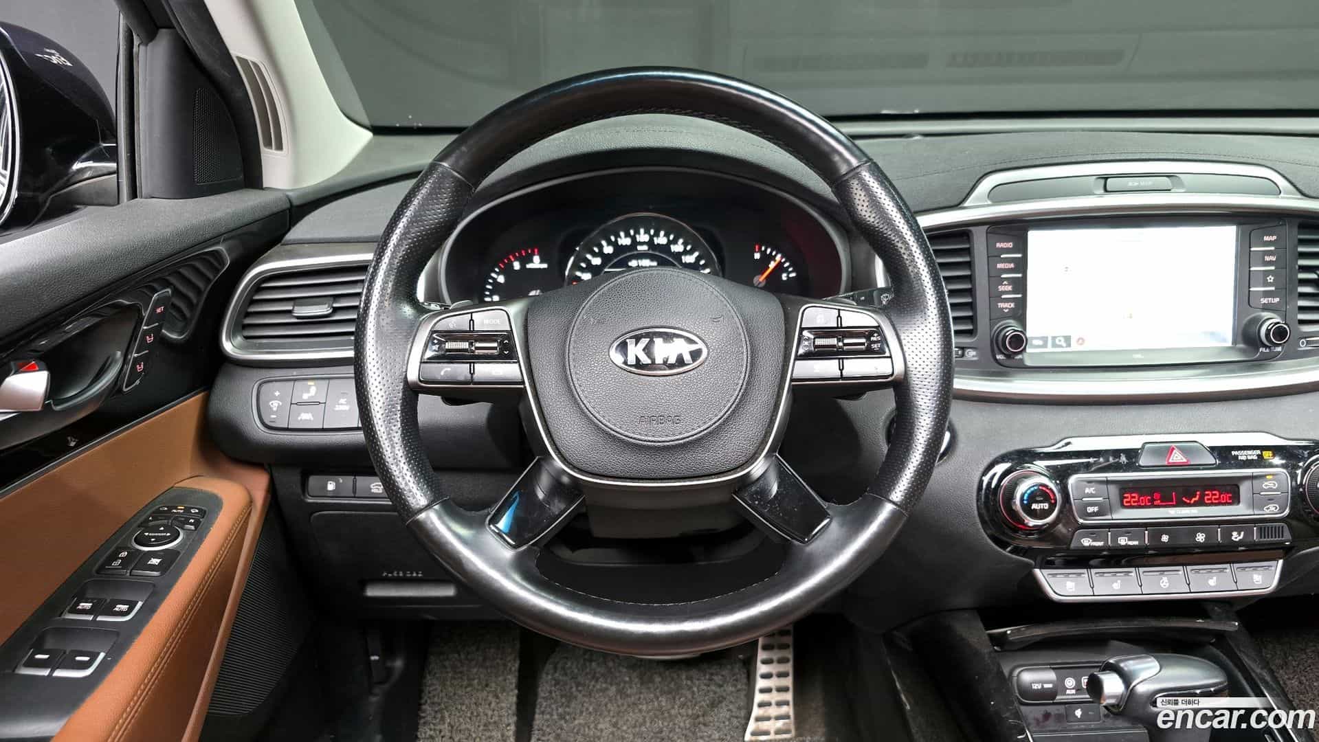 Sorento Kia 2018.6-OPTION-017