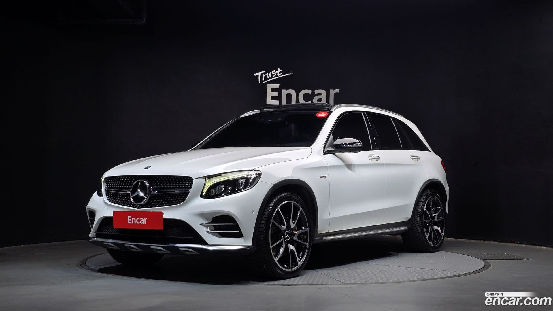Main__Slider__Photo:GLC-Class Mercedes-Benz 2017.4-0