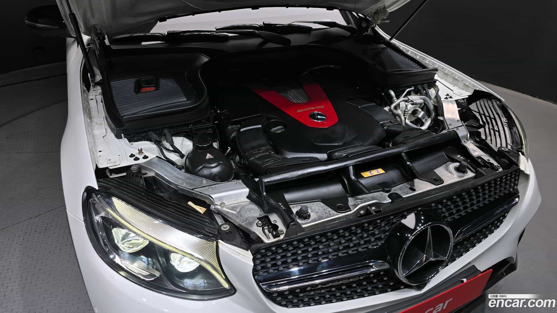 GLC-Class Mercedes-Benz 2017.4-INNER-006