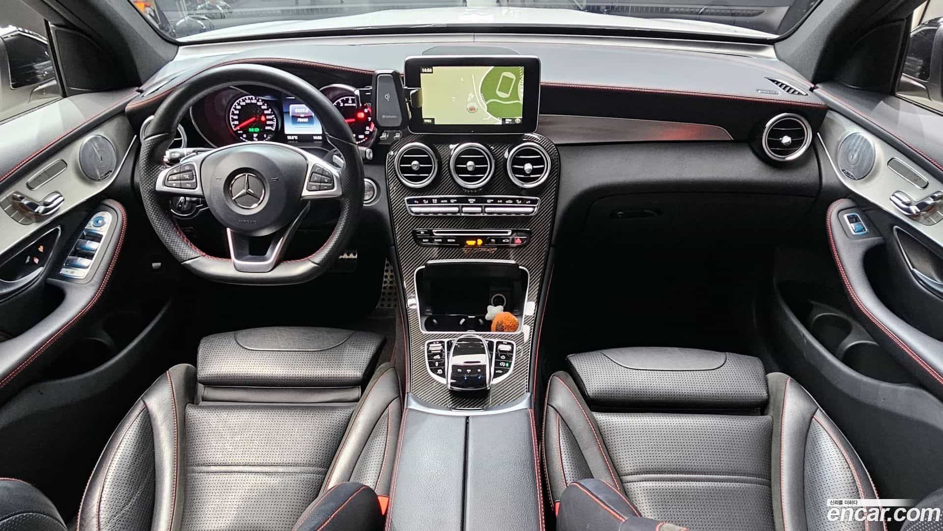 GLC-Class Mercedes-Benz 2017.4-INNER-007