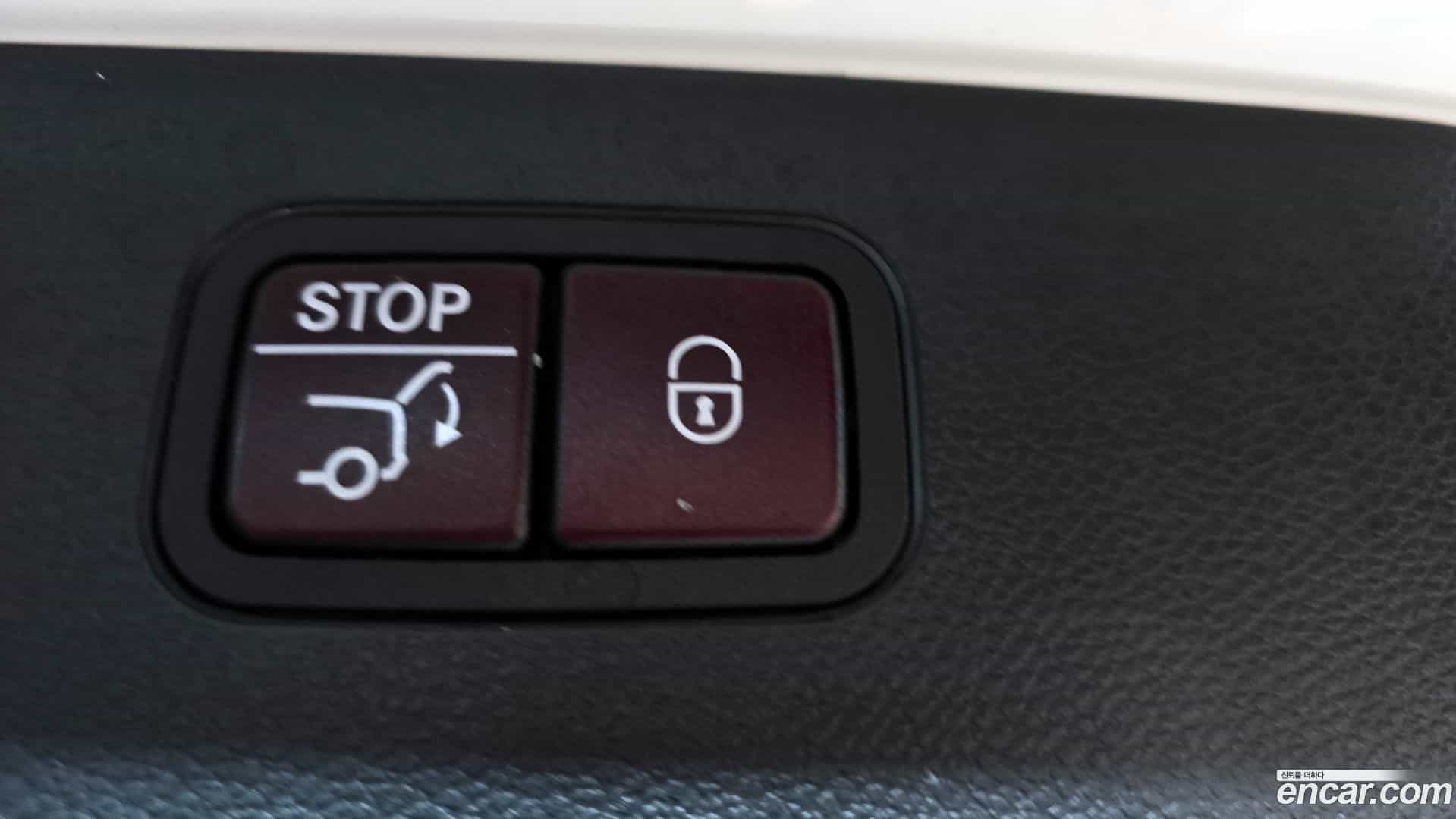 GLC-Class Mercedes-Benz 2017.4-OPTION-024