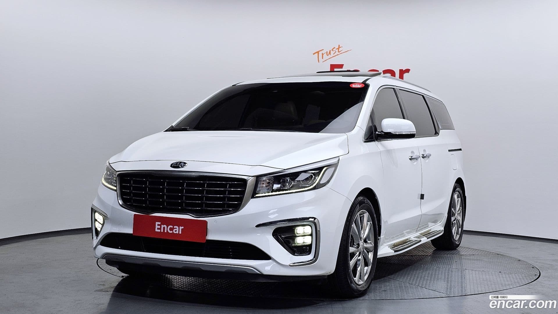 Main__Slider__Photo:Canival Kia 2019.6-0