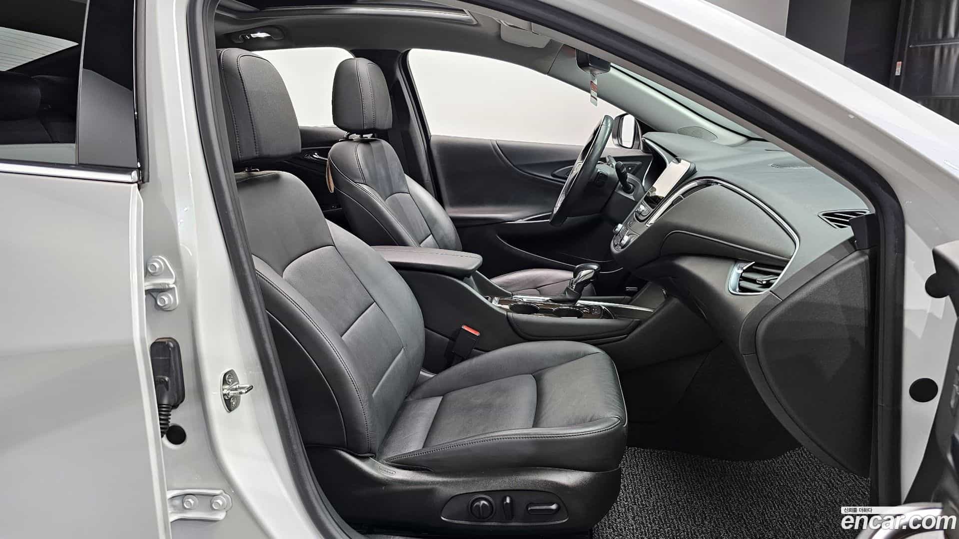 Malibu Chevrolet 2021.10-INNER-010