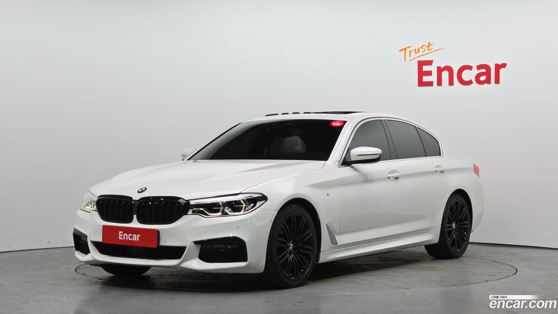 Main__Slider__Photo:5-Series BMW 2019.7-0