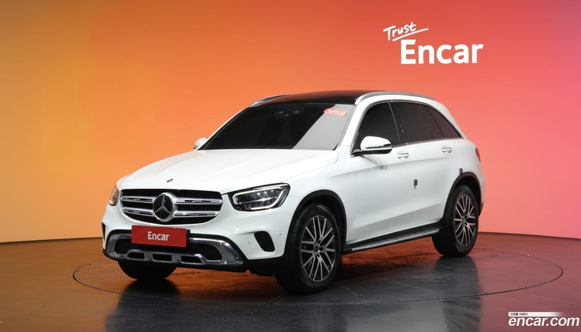 Main__Slider__Photo:GLC-Class Mercedes-Benz 2021.2-0