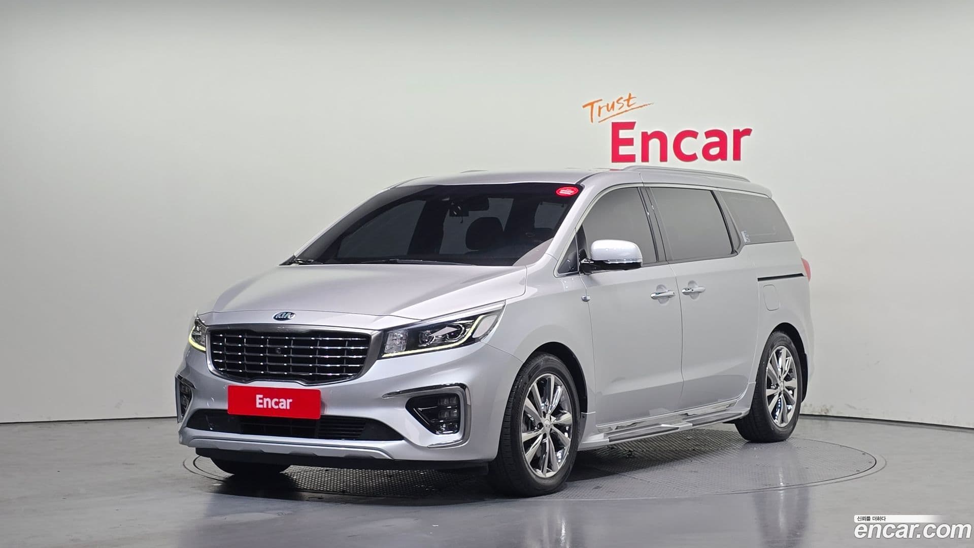 Main__Slider__Photo:Canival Kia 2018.6-0