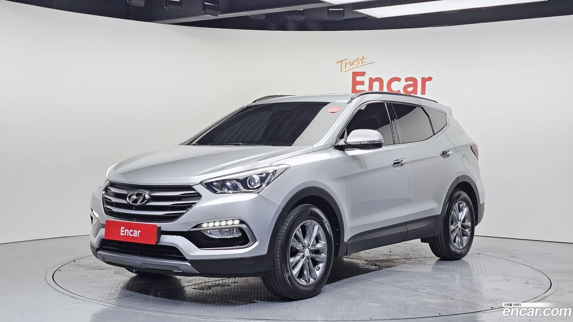 Main__Slider__Photo:Santafe Hyundai 2016.1-0