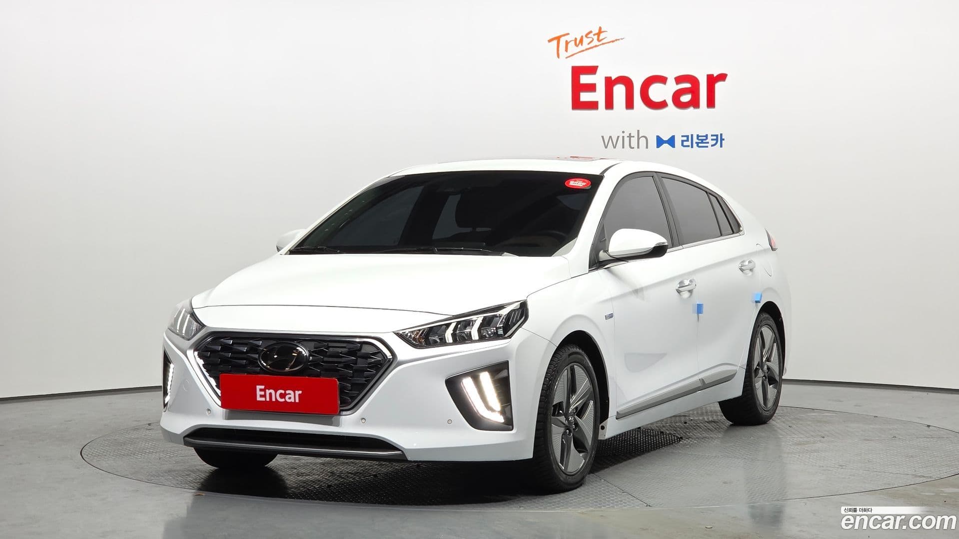 Main__Slider__Photo:Ioniq Hyundai 2019.2-0
