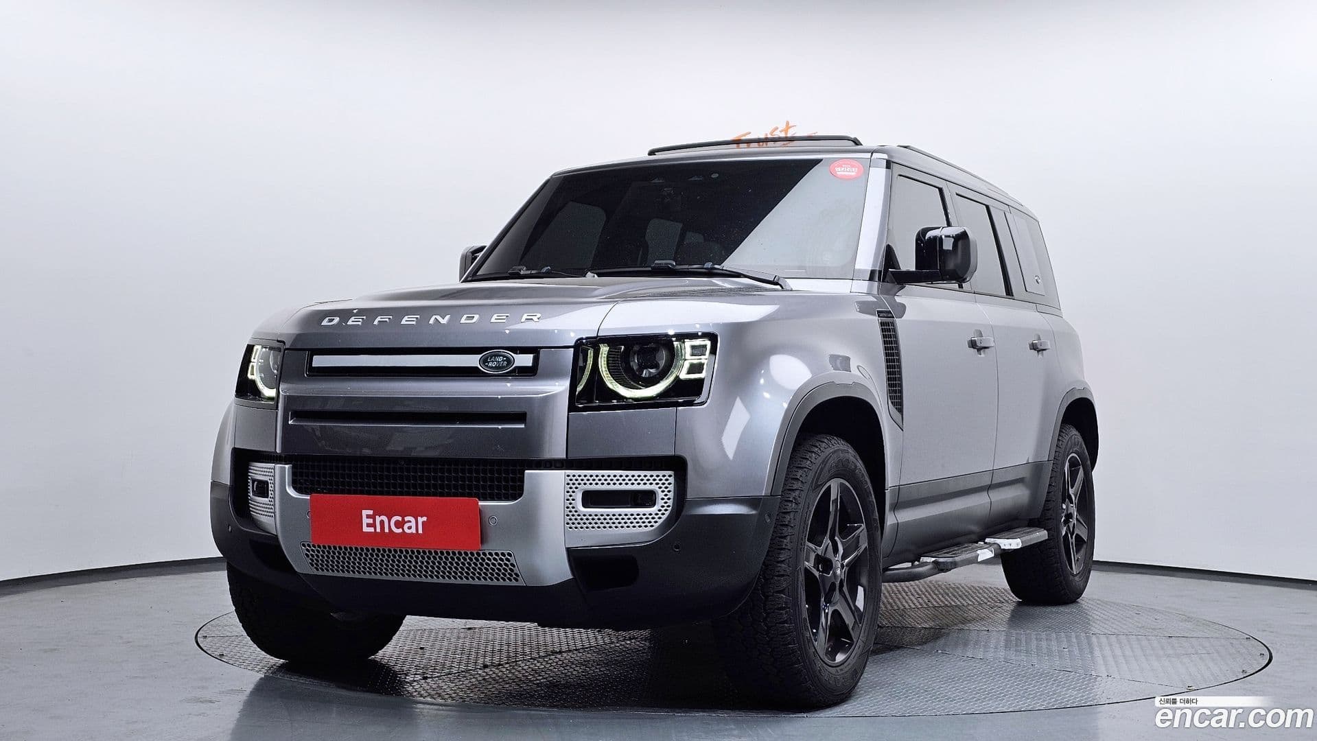 Main__Slider__Photo:Defender Land Rover 2020.11-0