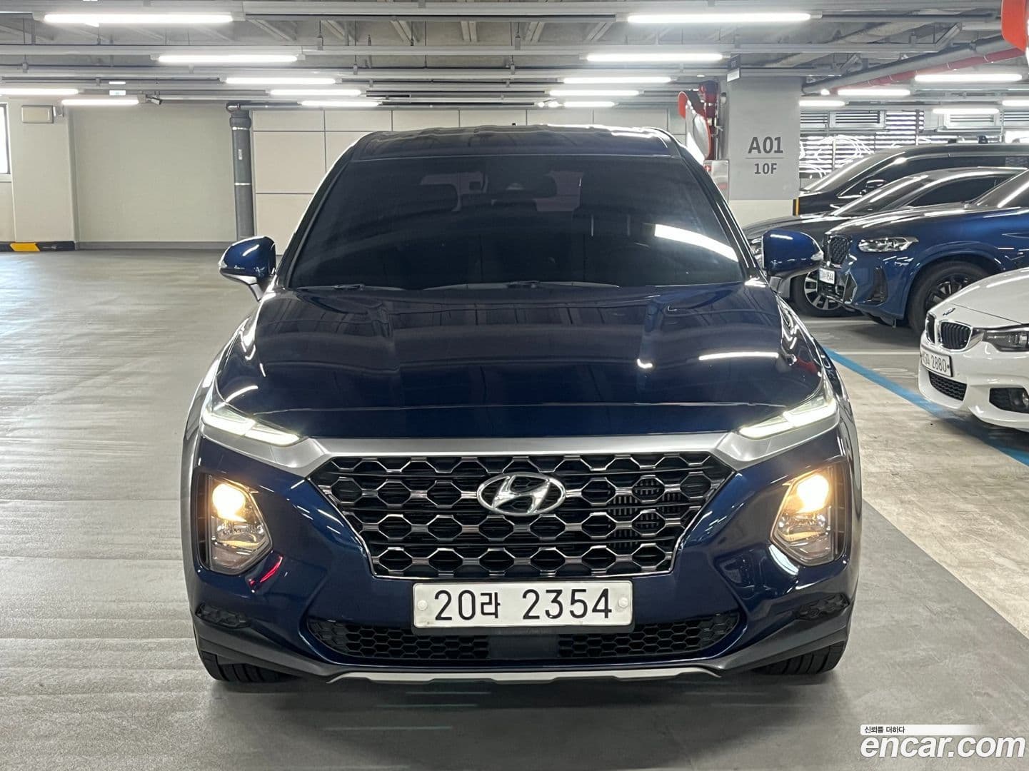 Main__Slider__Photo:Santafe Hyundai 2019.6-0