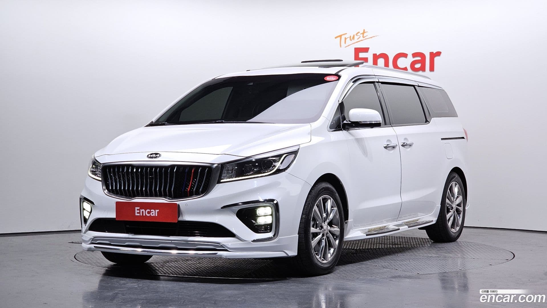 Main__Slider__Photo:Canival Kia 2018.8-0