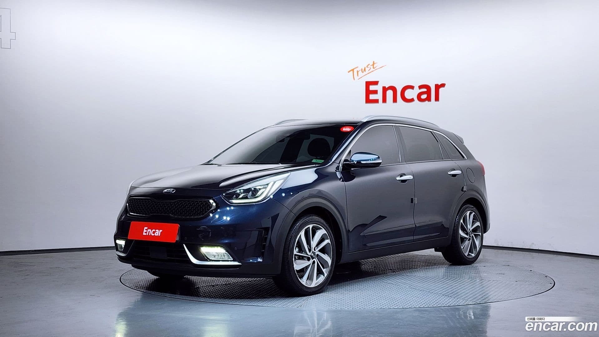 Main__Slider__Photo:Niro Kia 2018.9-0