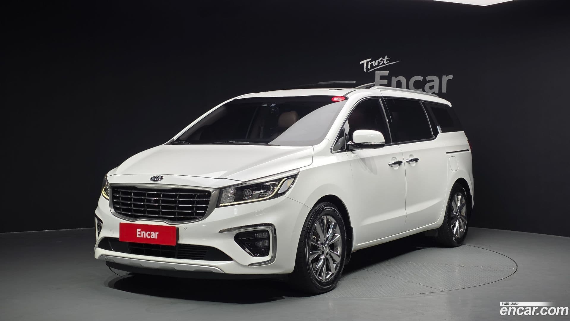 Main__Slider__Photo:Canival Kia 2018.8-0