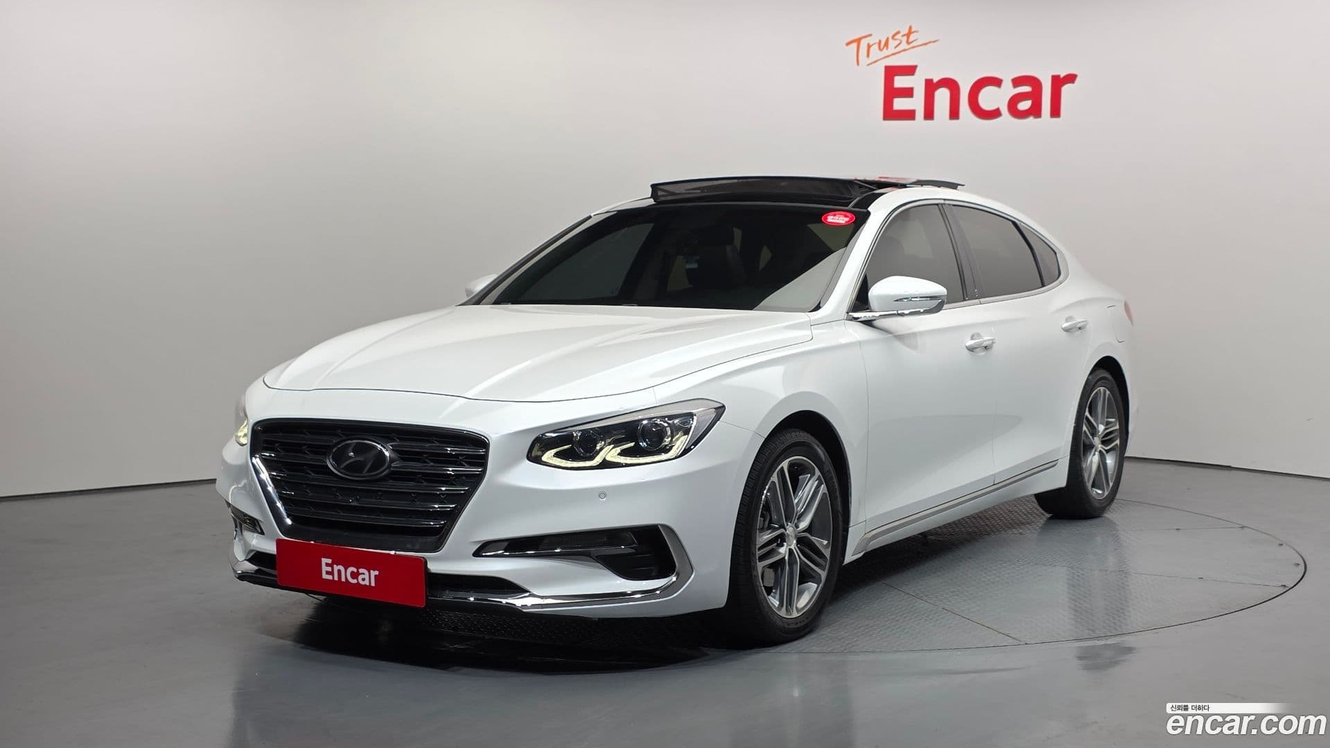 Main__Slider__Photo:Grandeur Hyundai 2018.9-0