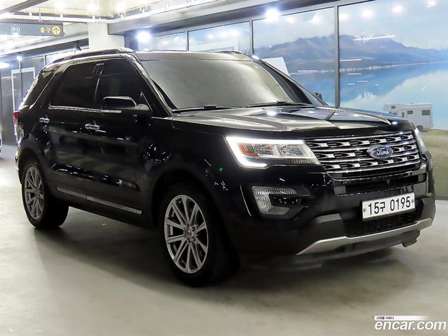 Main__Slider__Photo:Explorer Ford 2016.2-0