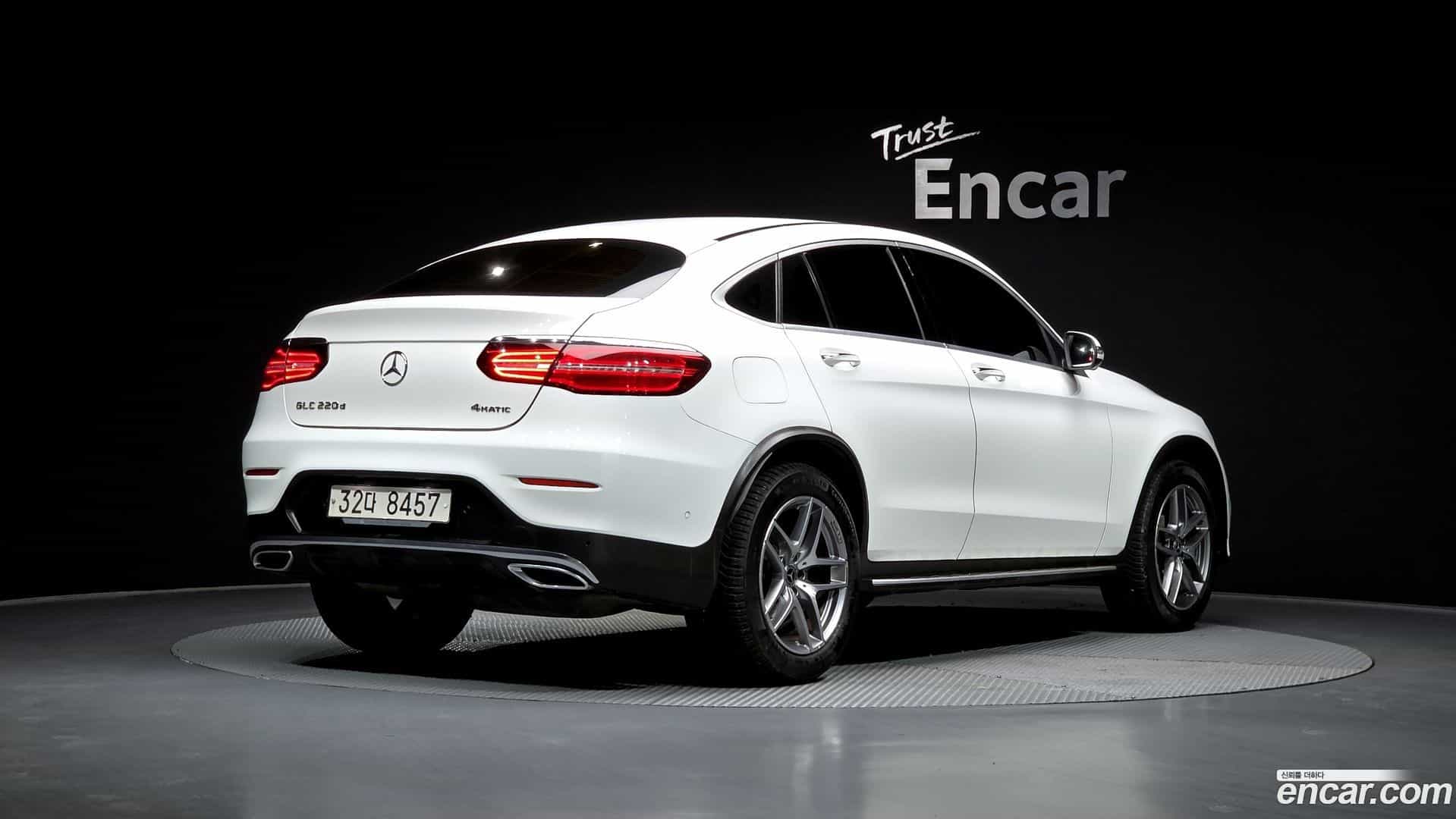 GLC-Class Mercedes-Benz 2018.3-OUTER-002