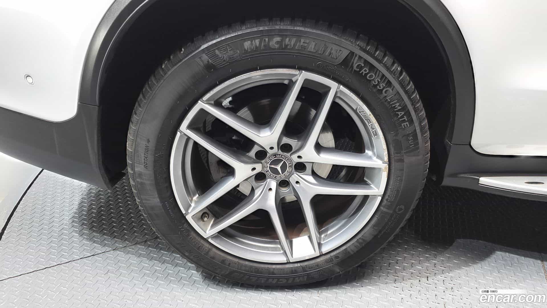 GLC-Class Mercedes-Benz 2018.3-OUTER-005