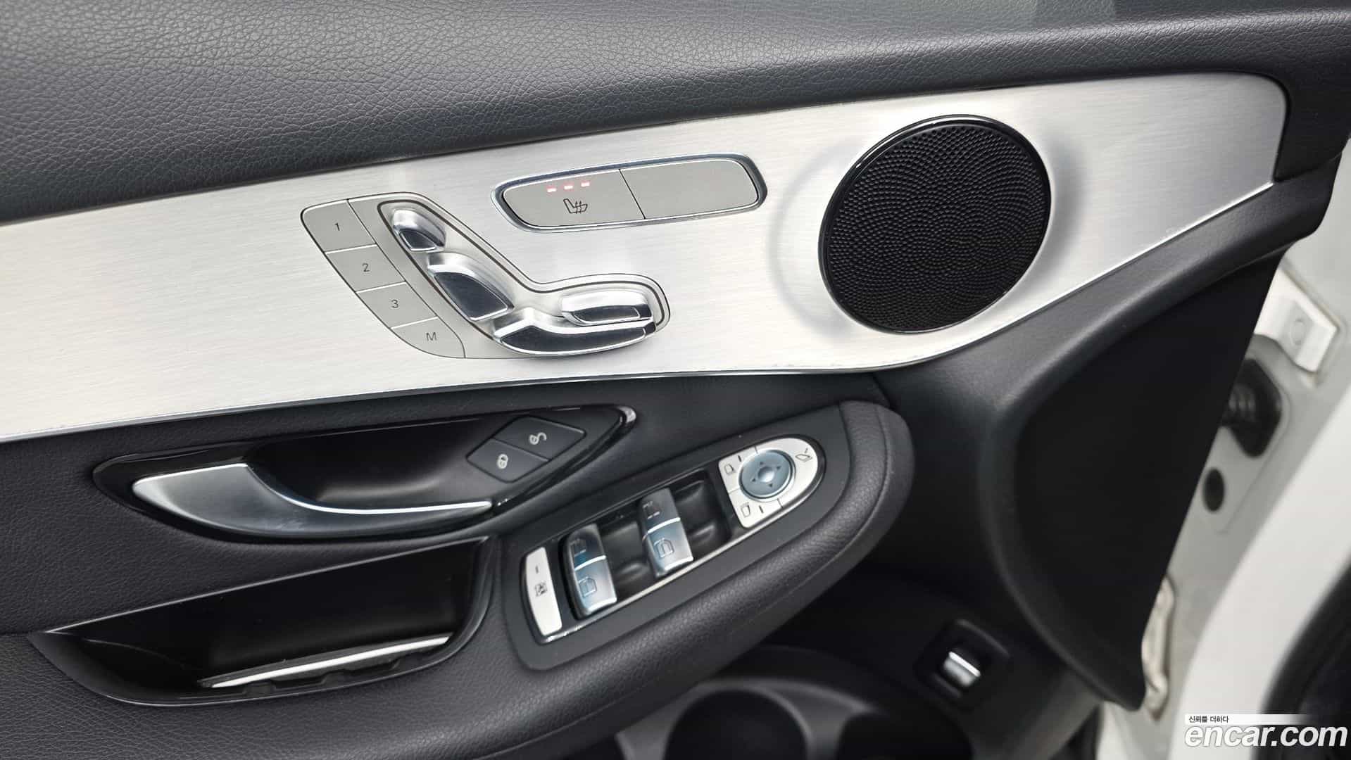 GLC-Class Mercedes-Benz 2018.3-OPTION-021