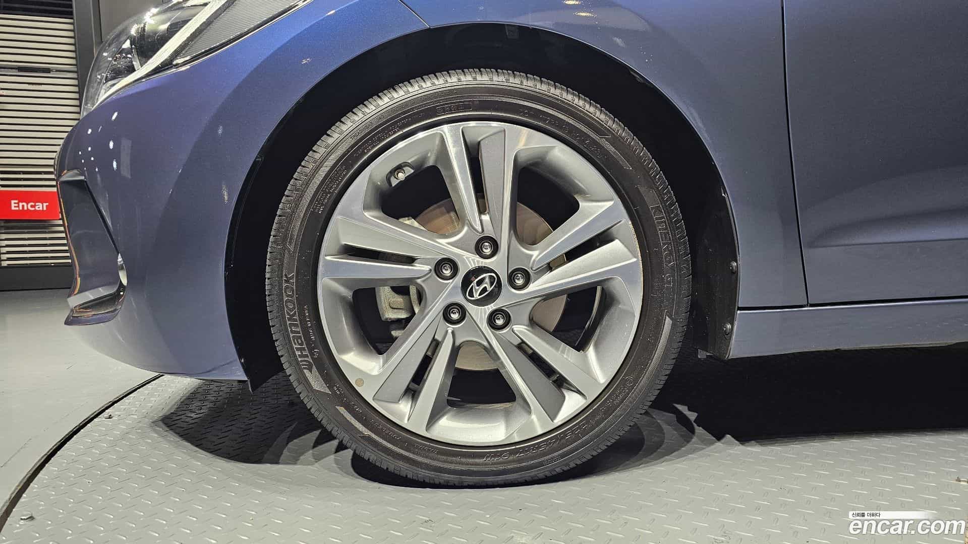 AVANTE Hyundai 2016.7-OUTER-005