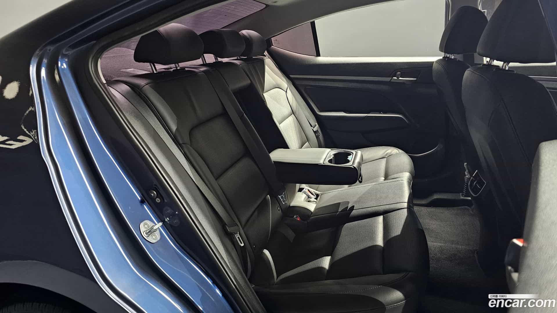 AVANTE Hyundai 2016.7-OPTION-016