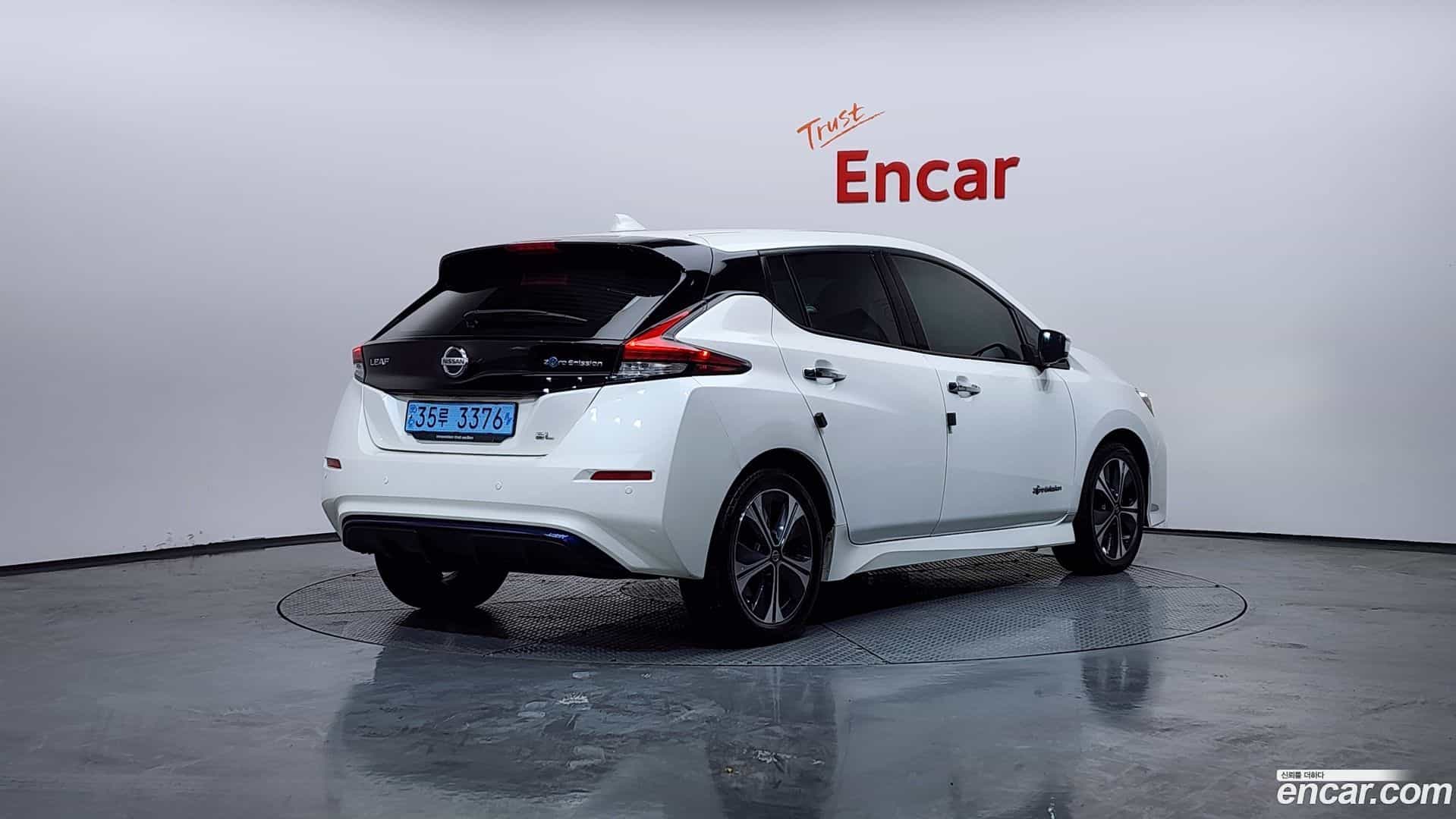 Leaf Nissan 2019.11-OUTER-002