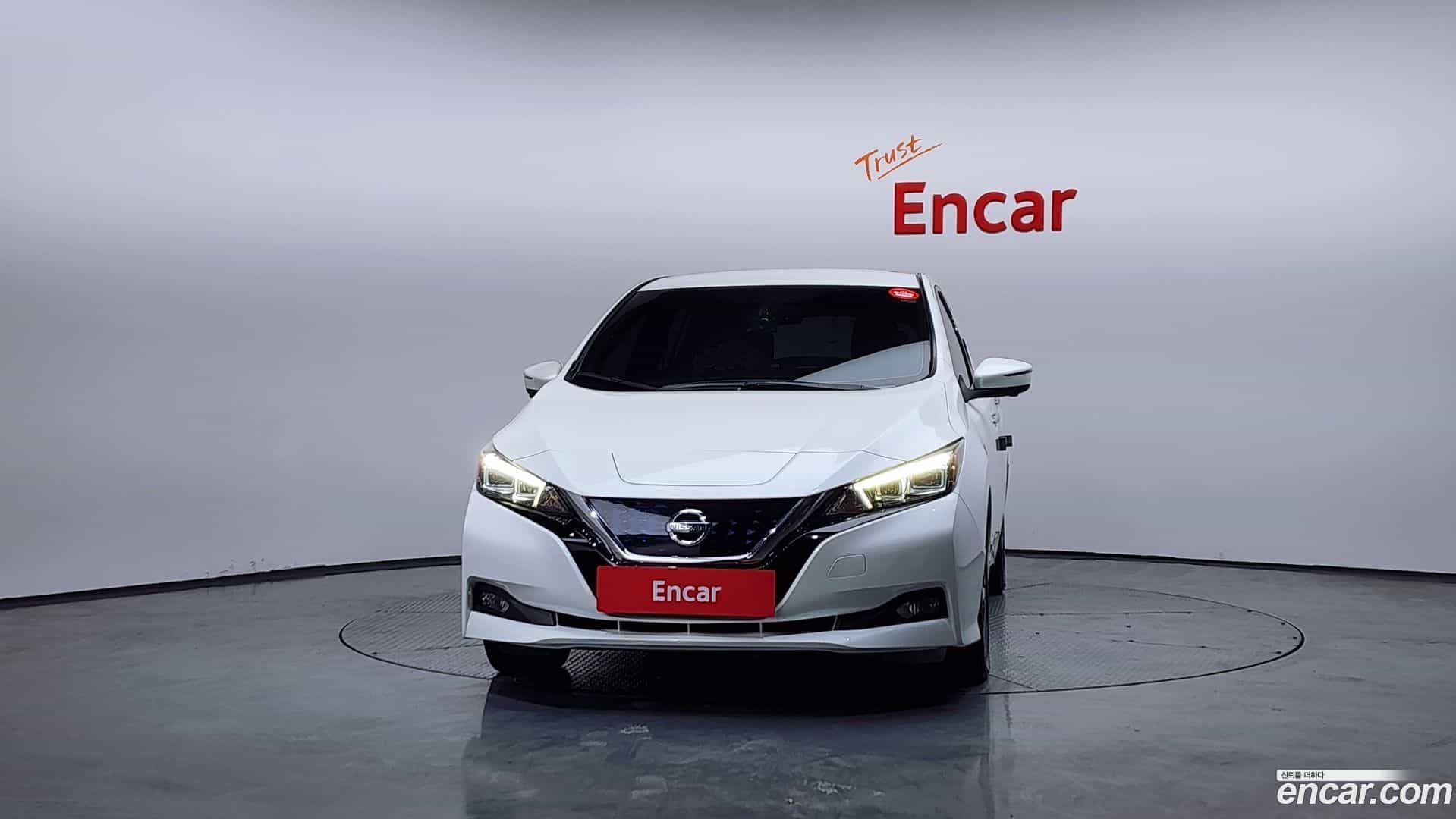 Leaf Nissan 2019.11-OUTER-003
