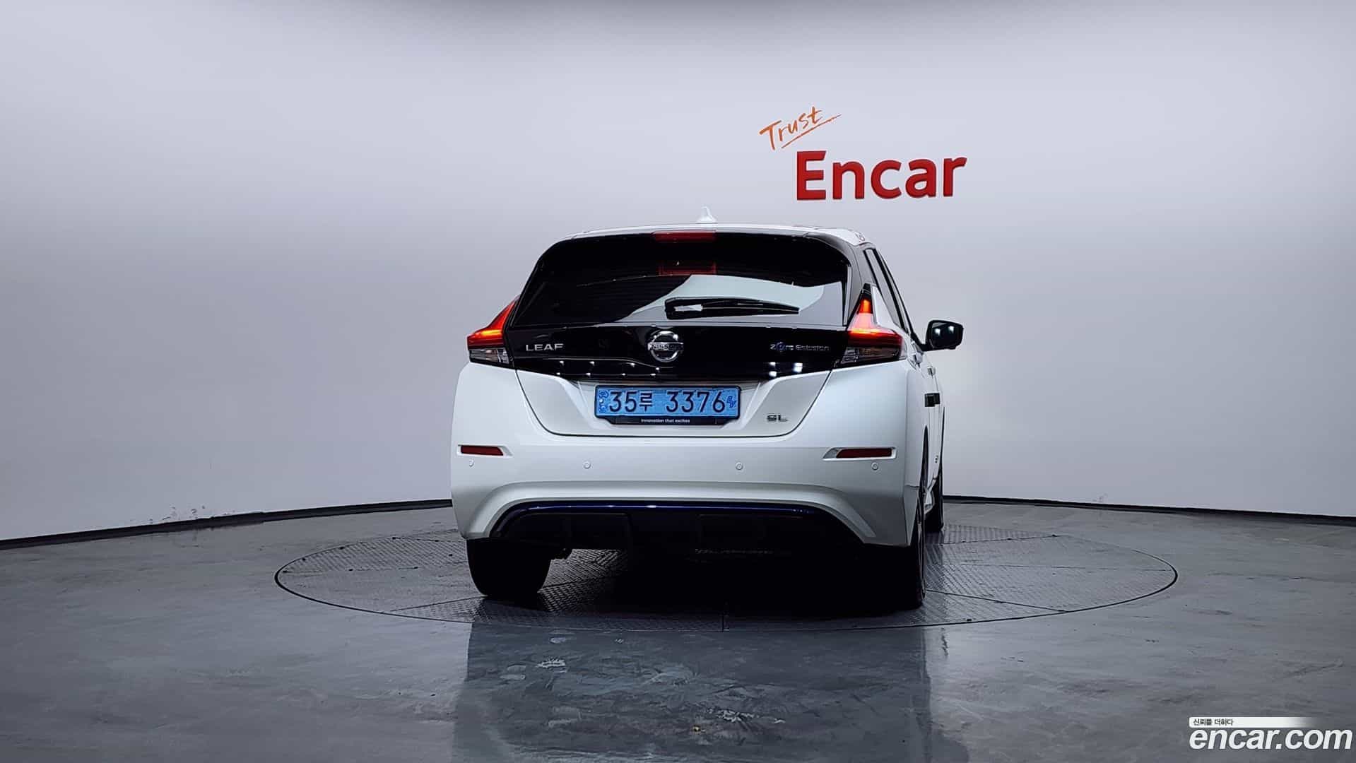 Leaf Nissan 2019.11-OUTER-004