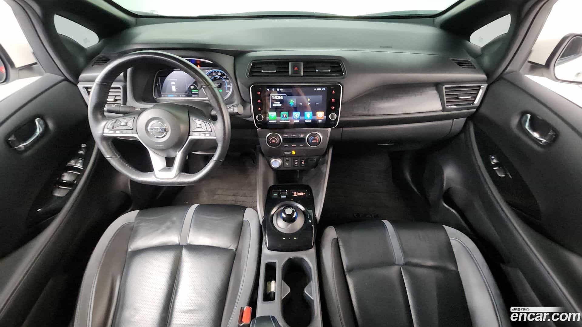 Leaf Nissan 2019.11-INNER-007