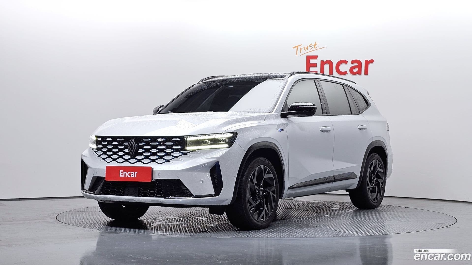 Main__Slider__Photo:Grand Koleos Renault Korea 2024.10-0