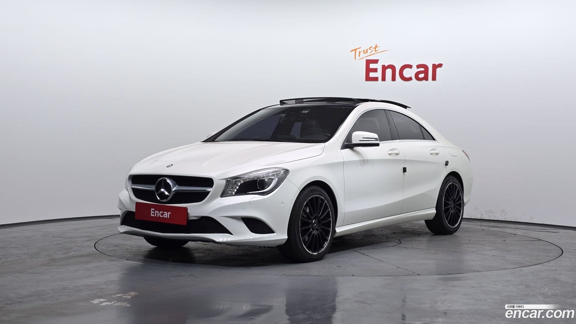Main__Slider__Photo:CLA-Class Mercedes-Benz 2015.11-0