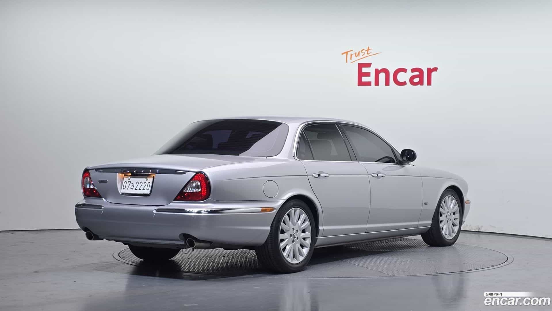 XJ-6 Jaguar 2006.4-OUTER-002