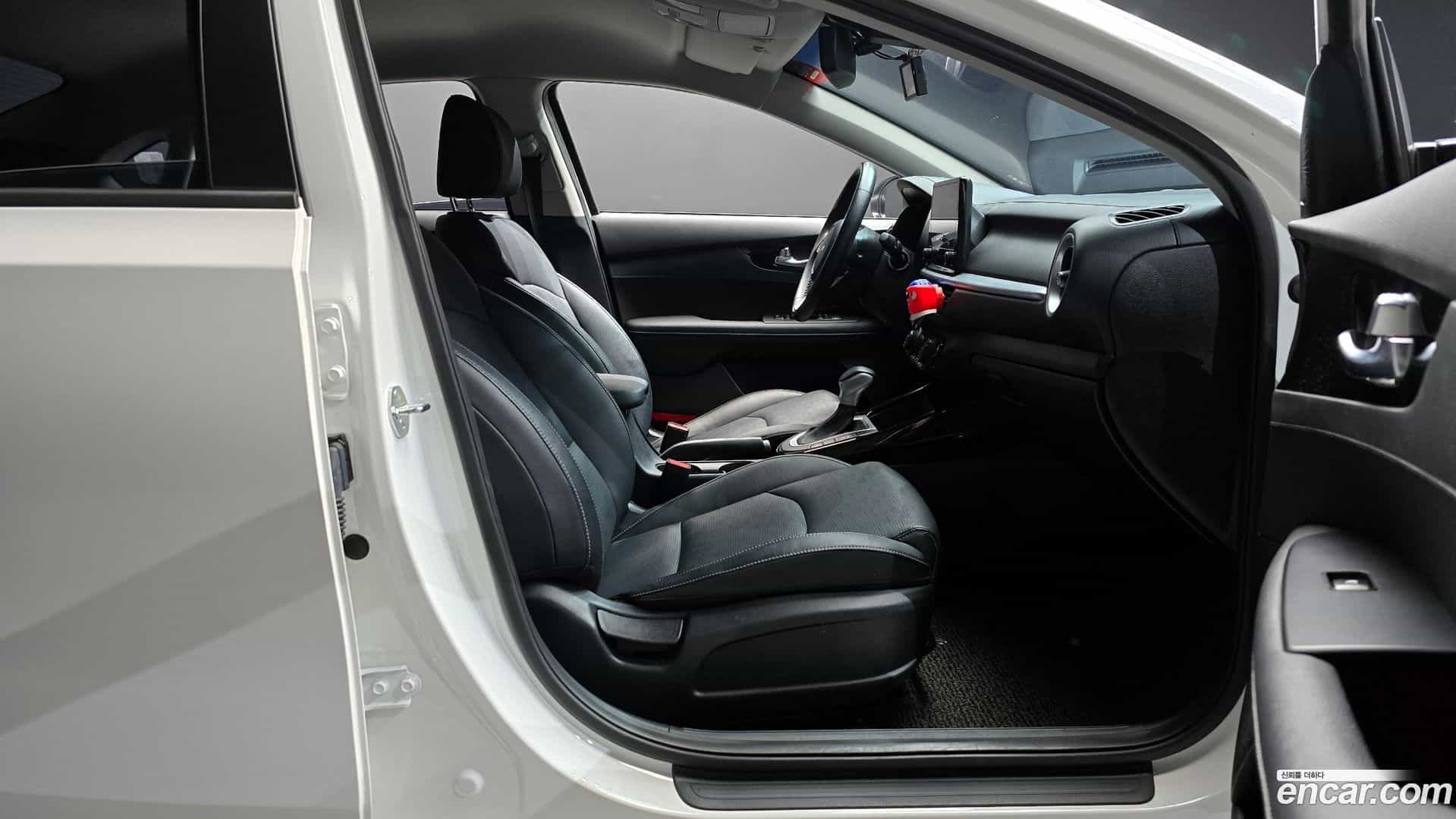 K3 Kia 2023.11-INNER-010