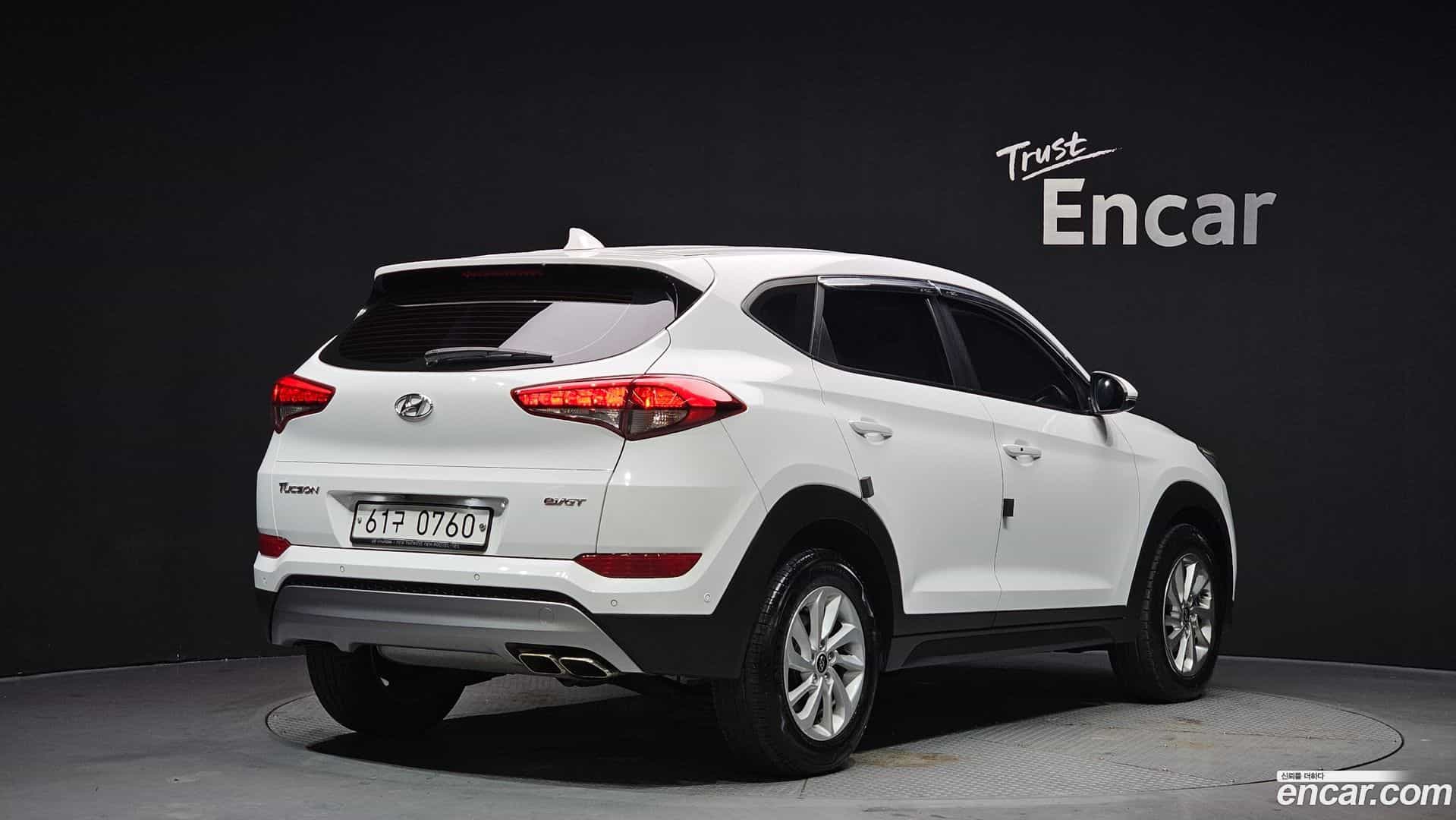 Tucson Hyundai 2016.2-OUTER-002