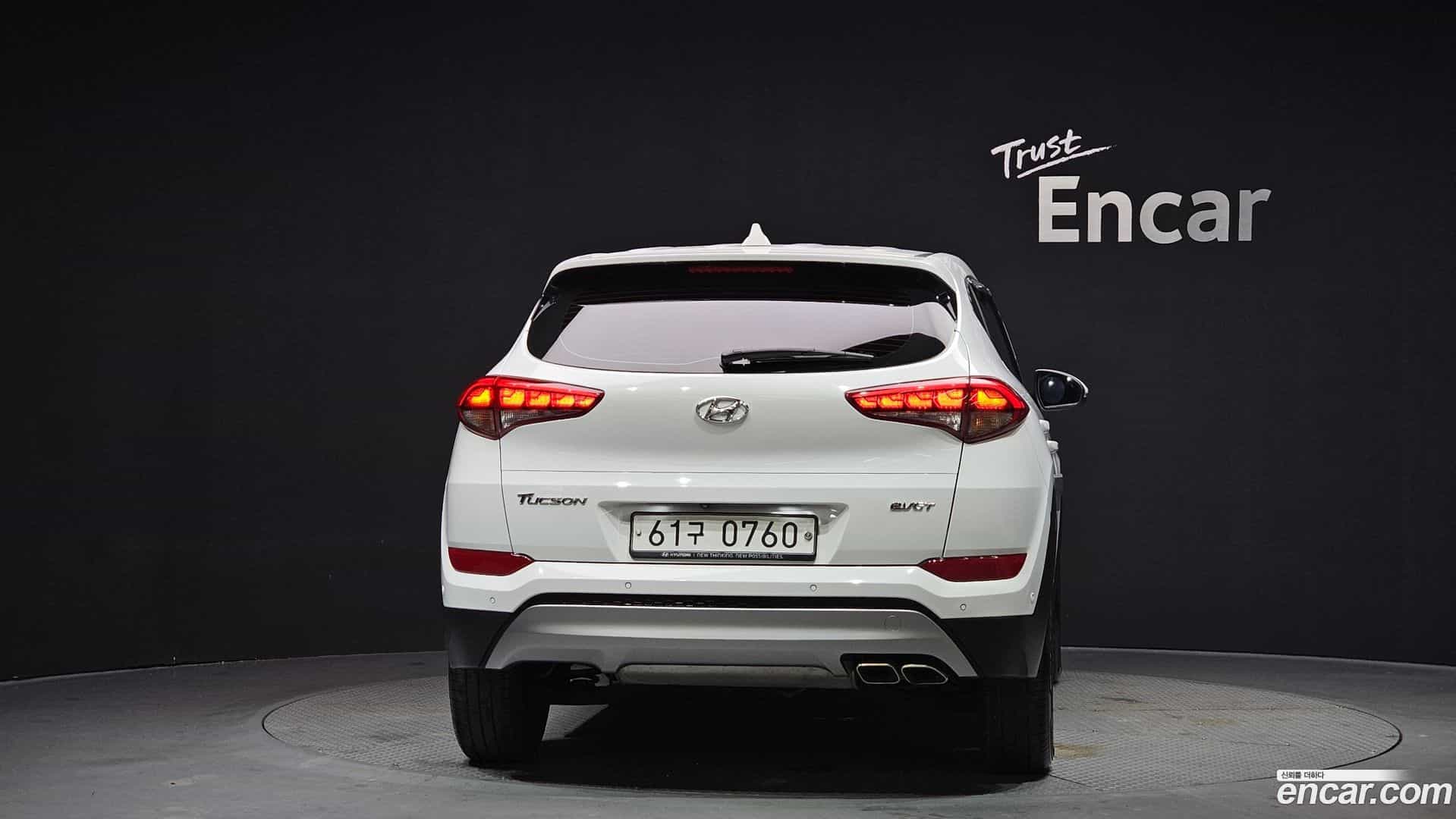 Tucson Hyundai 2016.2-OUTER-004