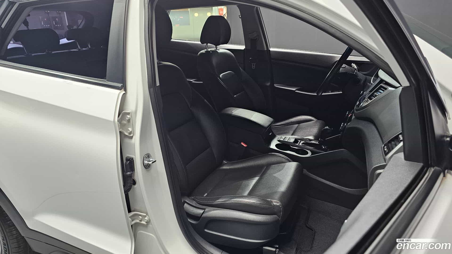 Tucson Hyundai 2016.2-OPTION-015