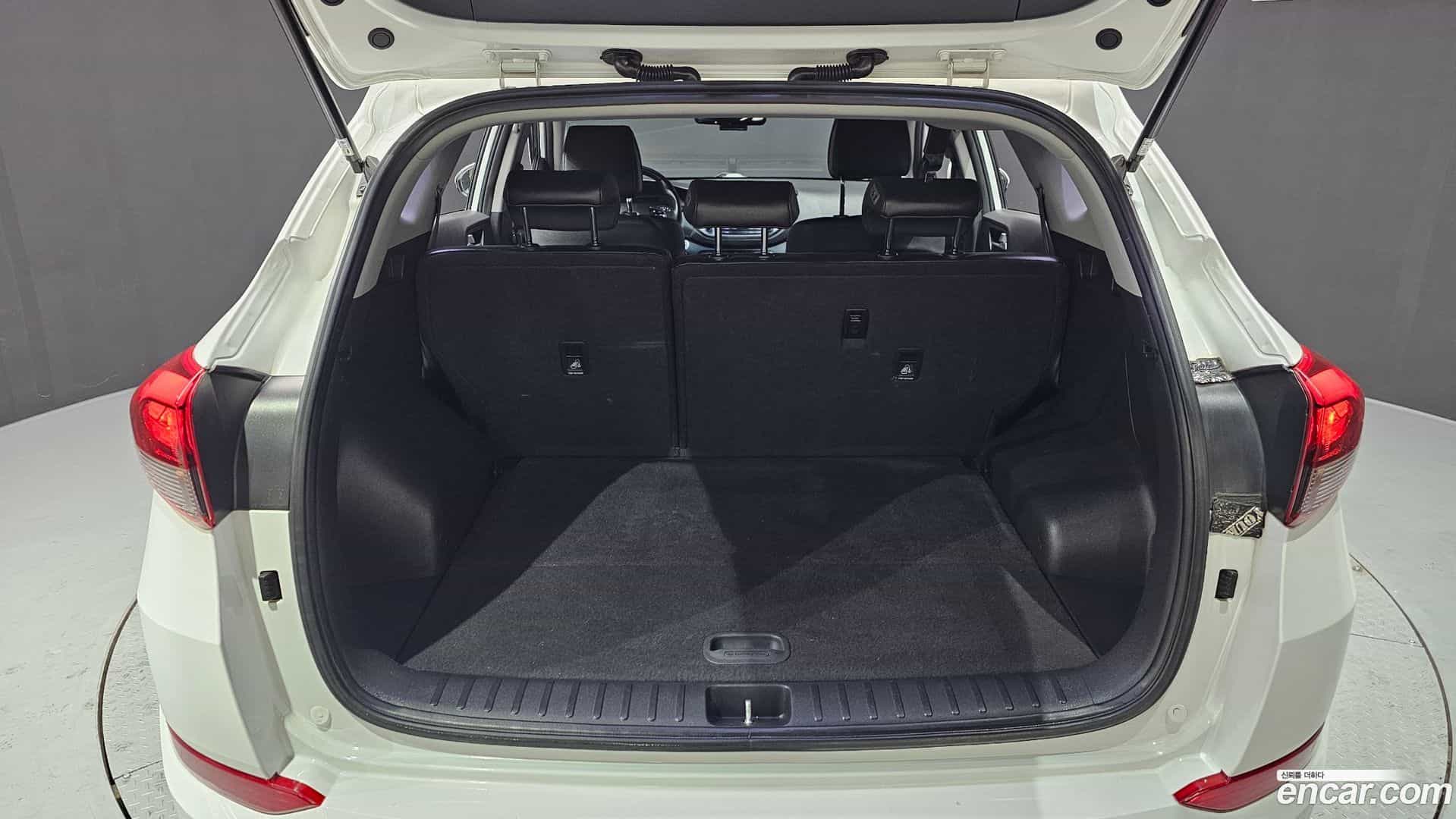 Tucson Hyundai 2016.2-OPTION-024