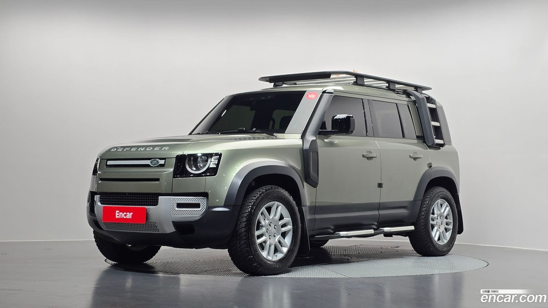 Main__Slider__Photo:Defender Land Rover 2020.8-0