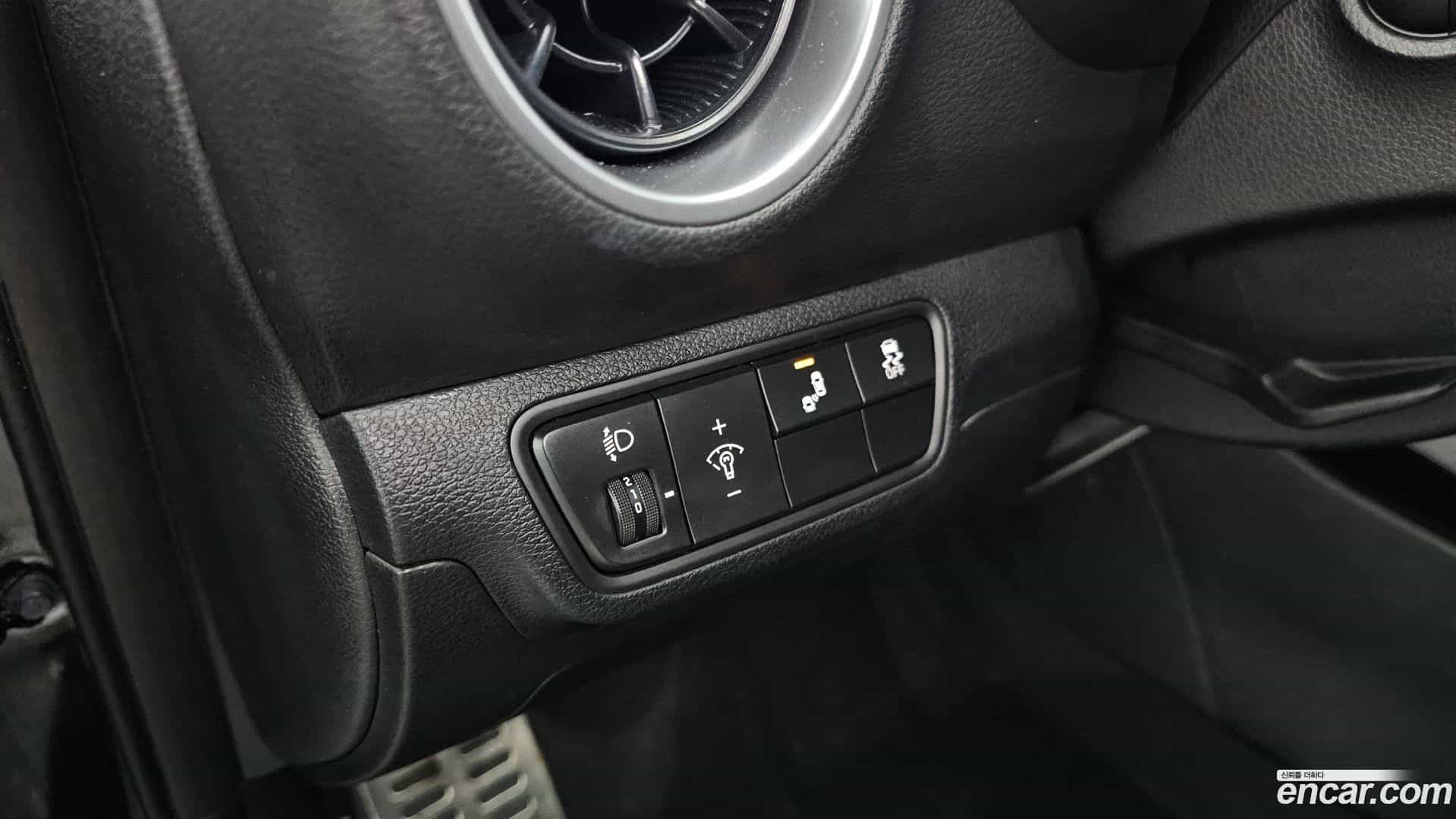 K3 Kia 2023.0-OPTION-020