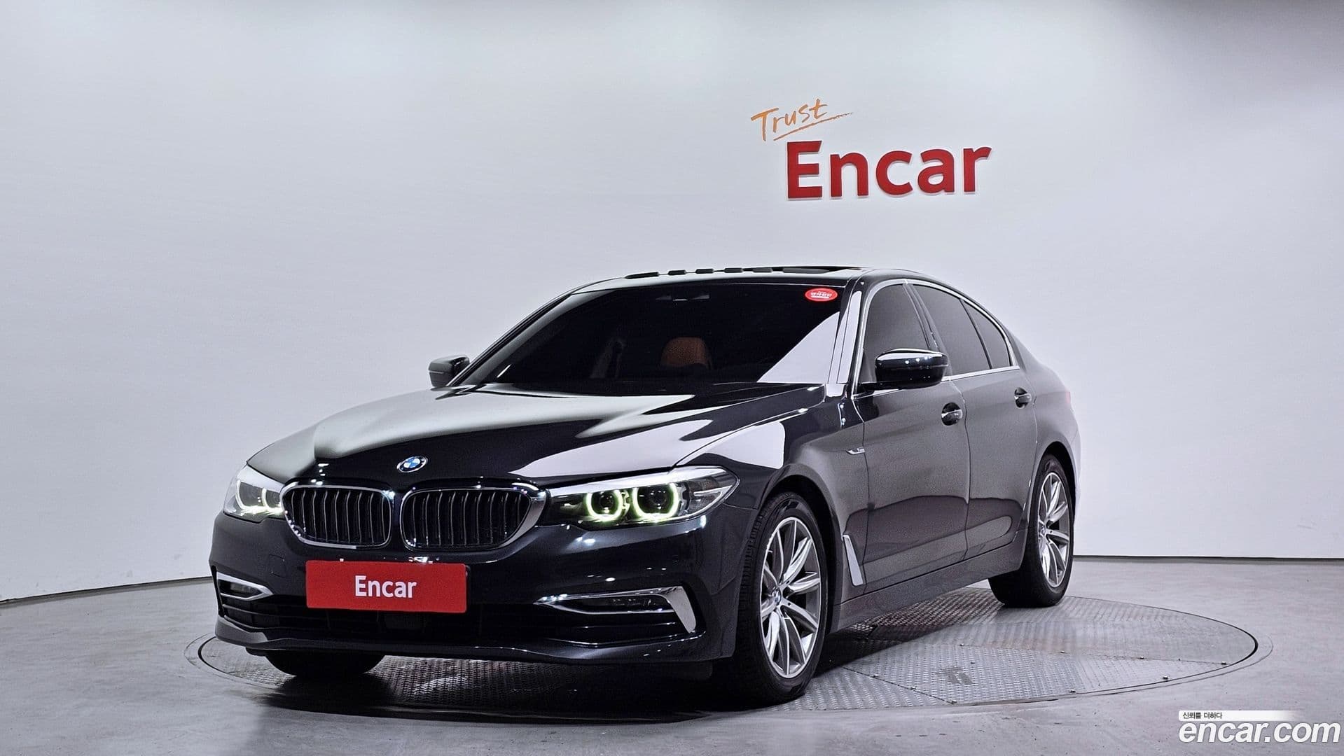 Main__Slider__Photo:5-Series BMW 2019.4-0