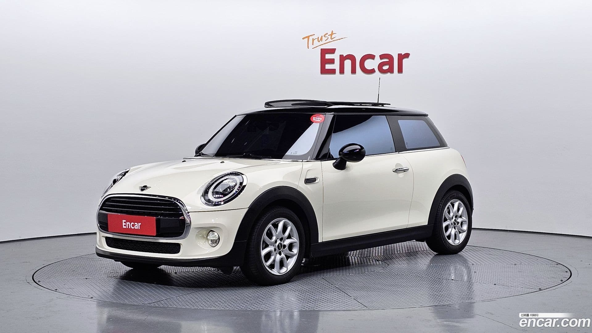 Main__Slider__Photo:Cooper Mini 2019.3-0