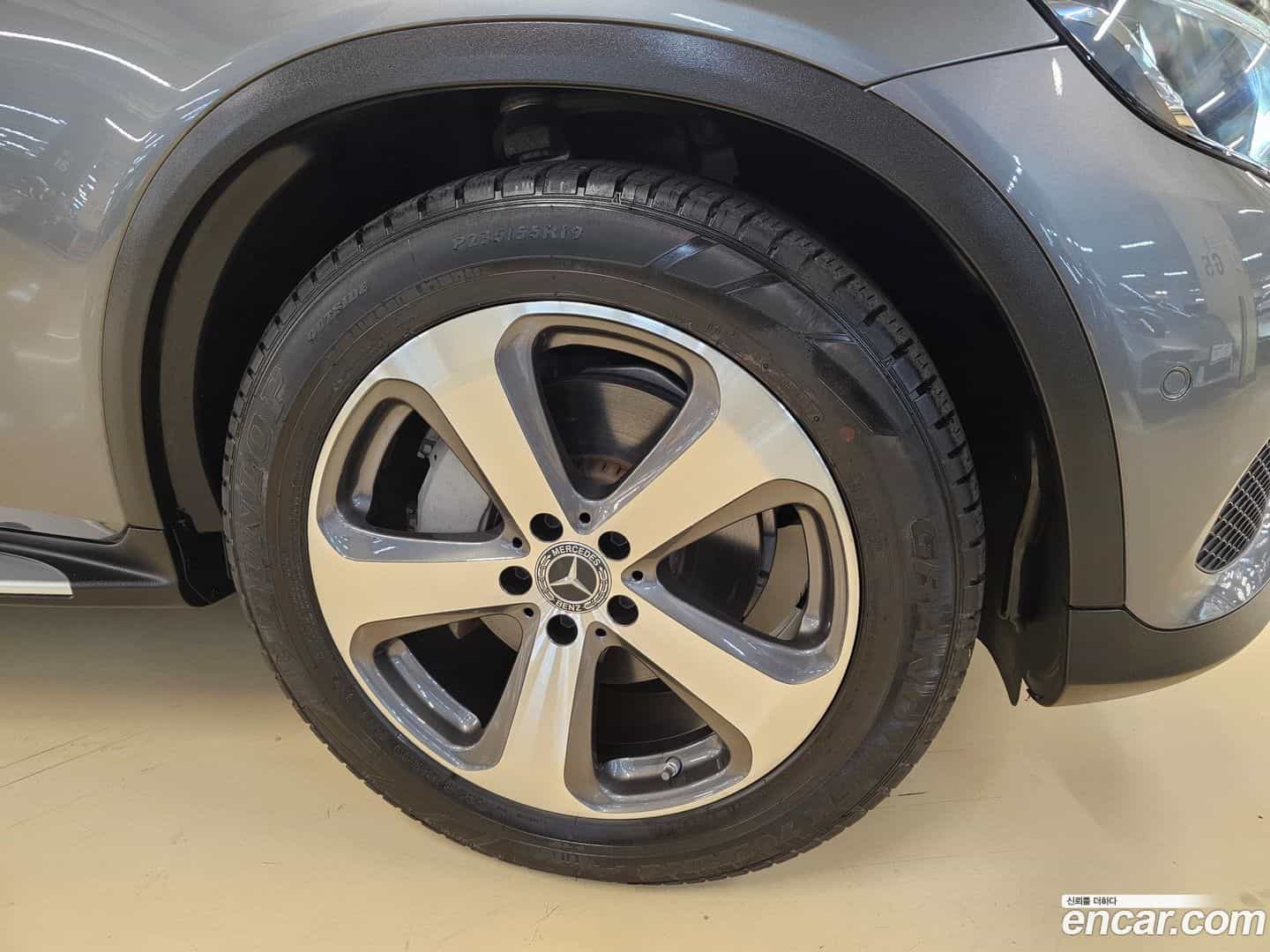 GLC-Class Mercedes-Benz 2019.9-OUTER-005