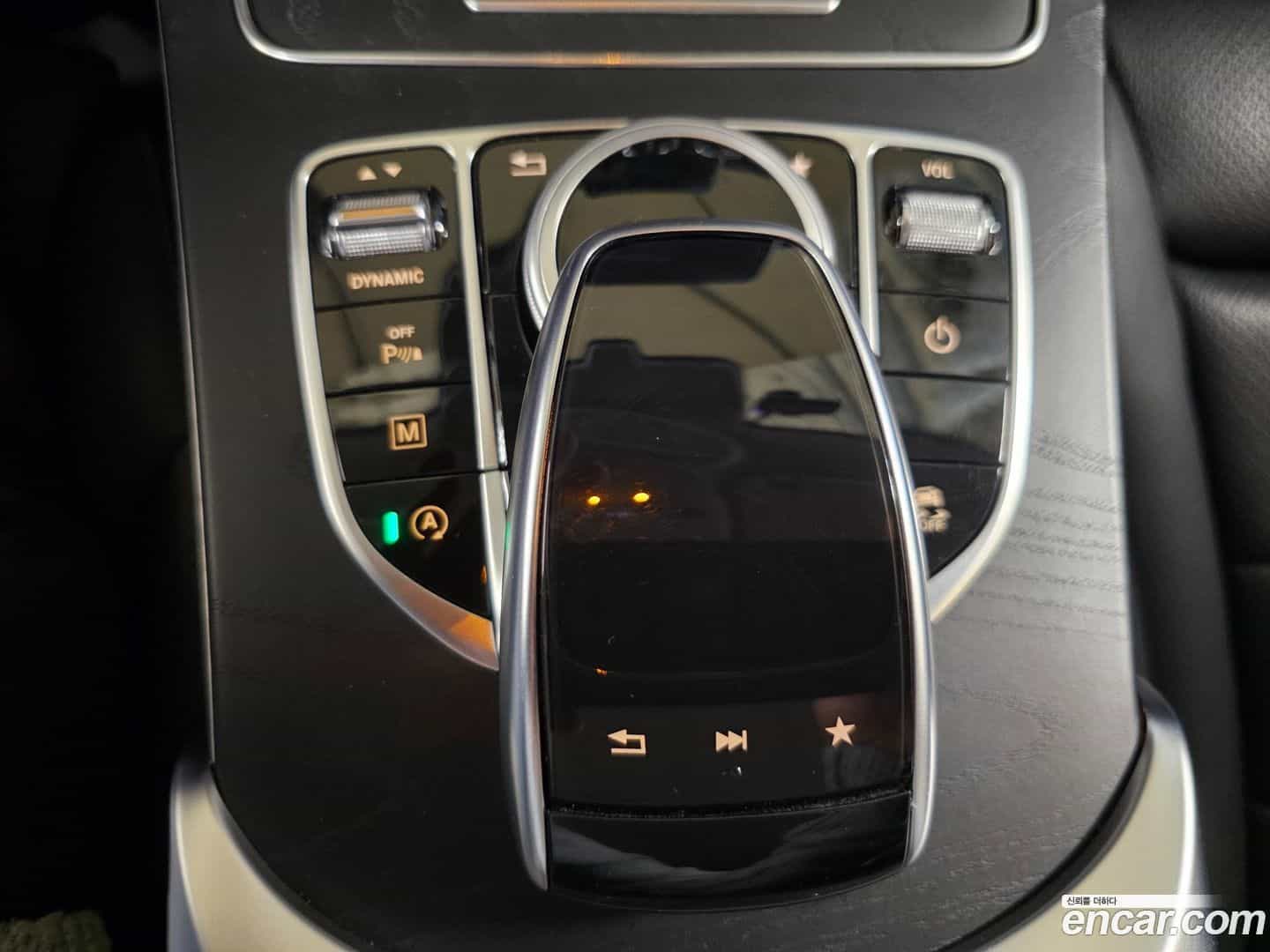 GLC-Class Mercedes-Benz 2019.9-INNER-009