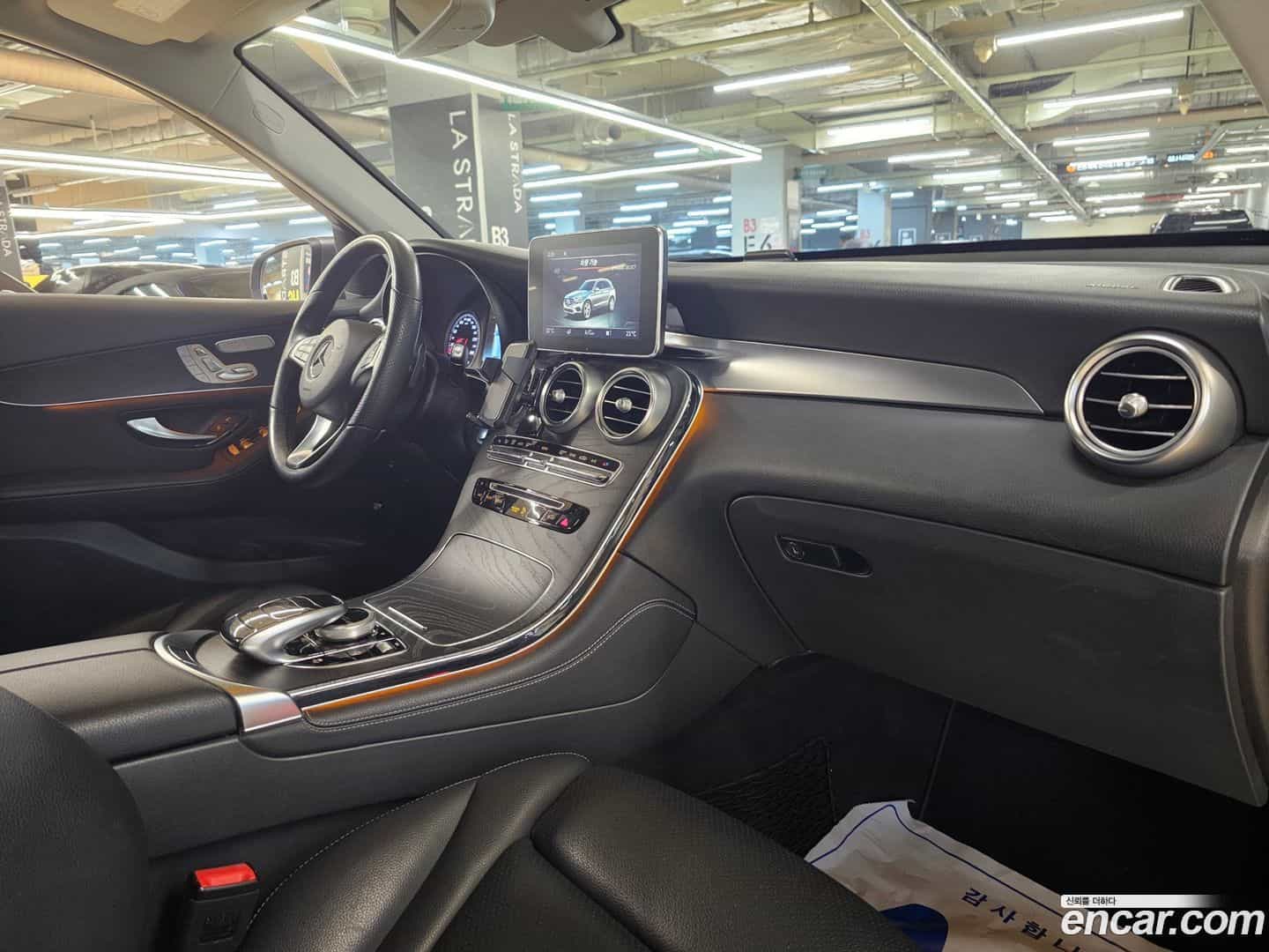 GLC-Class Mercedes-Benz 2019.9-OPTION-016