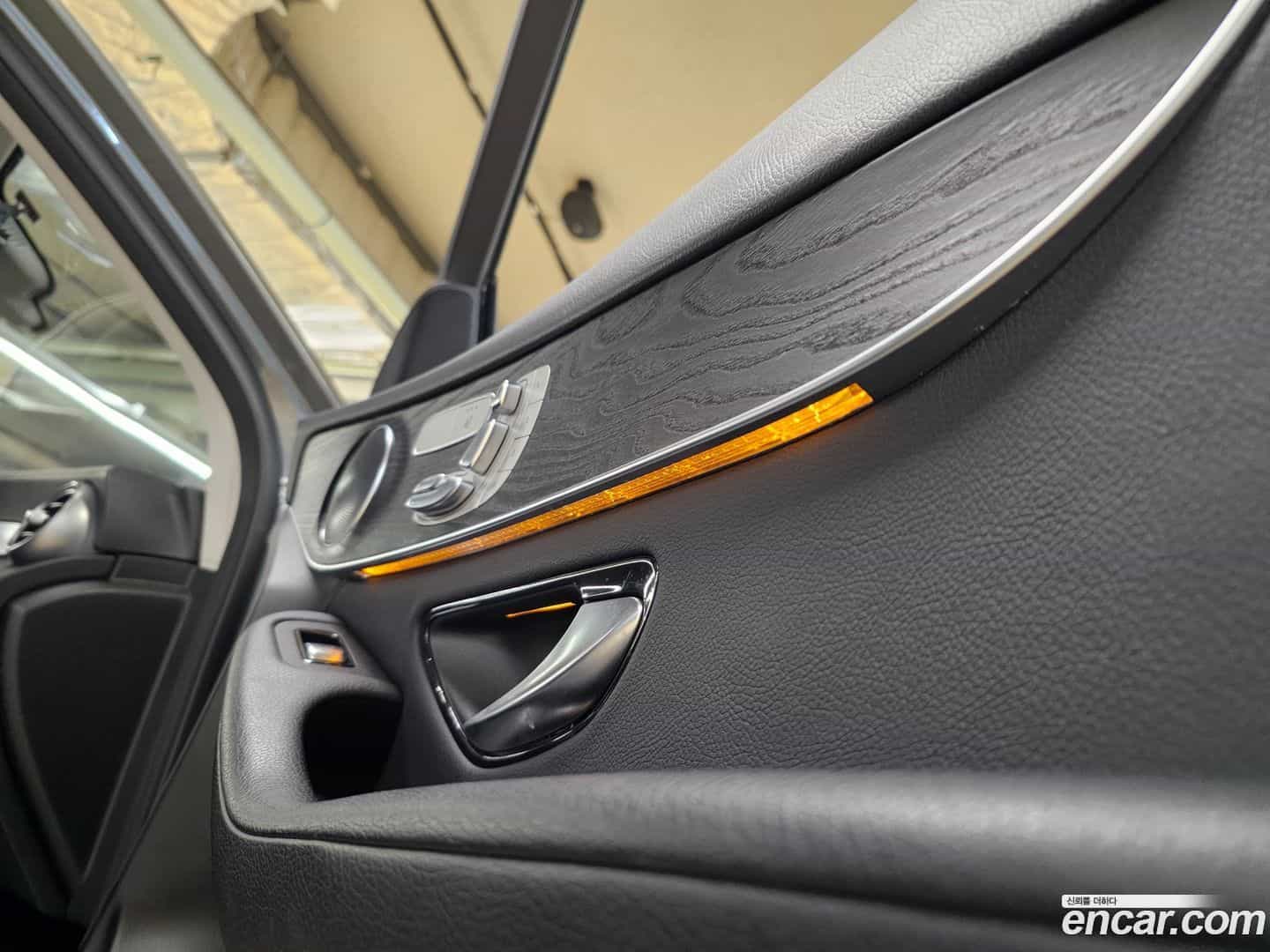GLC-Class Mercedes-Benz 2019.9-OPTION-019