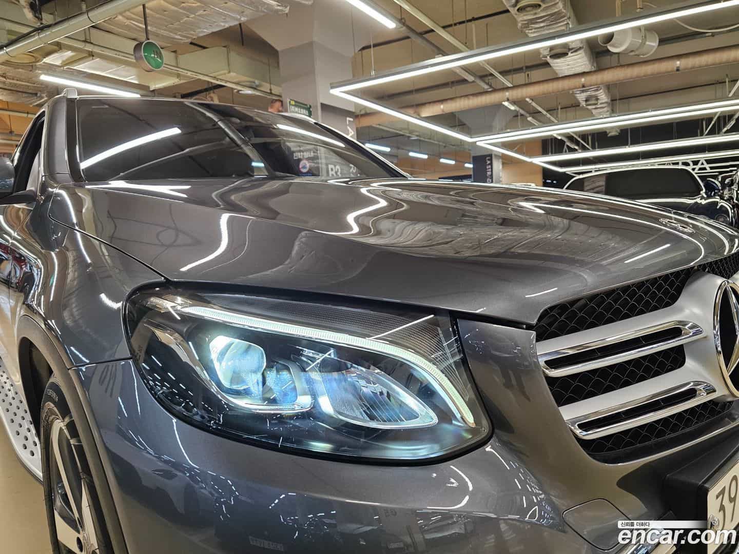 GLC-Class Mercedes-Benz 2019.9-OPTION-023